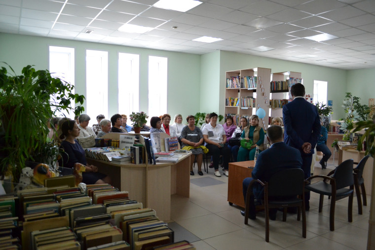 Сенатор РФ Сергей Рябухин посетил Инзенский район и обсудил с представителями районной власти актуальные вопросы развития муниципалитета.