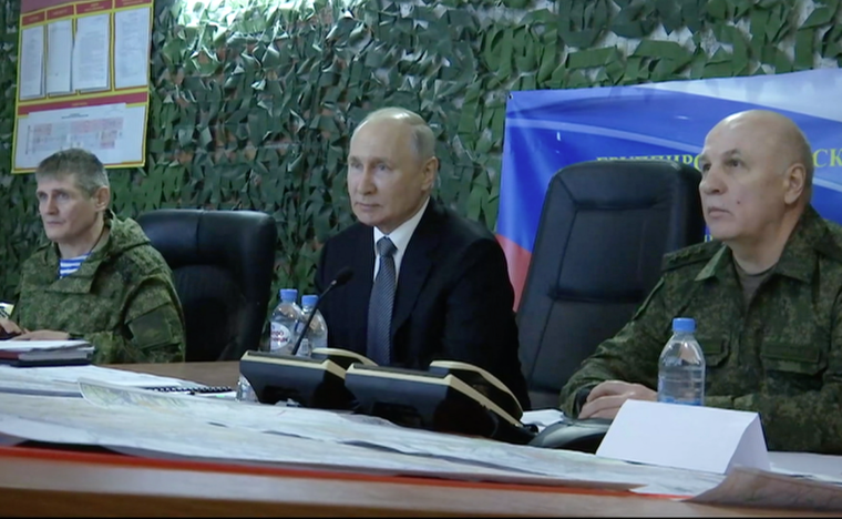 Владимир Путин посетил штаб группировки войск «Днепр» и штаб национальной гвардии «Восток».